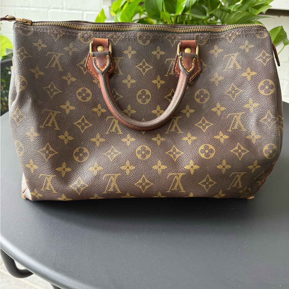 Louis Vuitton Monogram speedy 30 France 1982